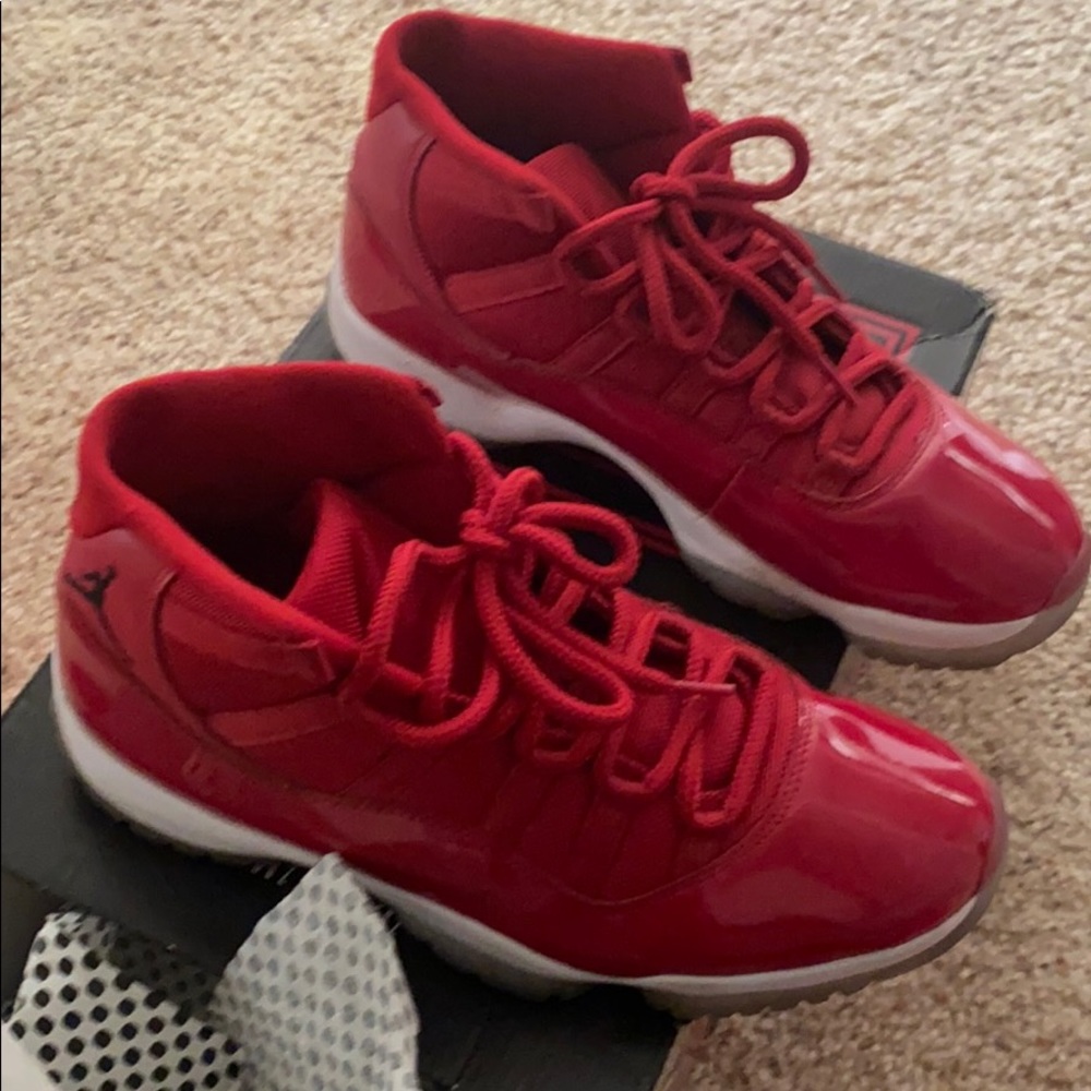 AIR JORDAN 11 RETRO RED 🔥🔥🔥 - Picture 4 of 6